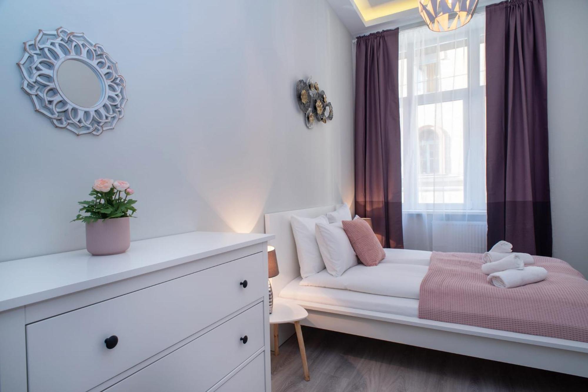 Very Central New And Large Ac Apartment Budapest Exterior photo